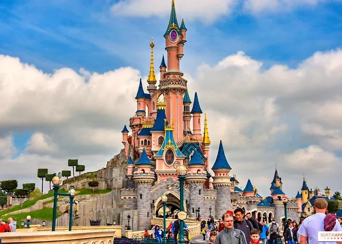 Disneyland Paris, Vallee Village ,Paris , Villa, Garden , Syline Home, 120 M2