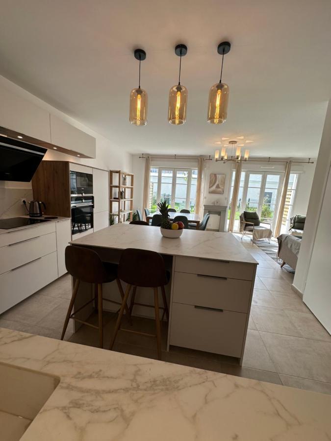 Hébergement de vacances Disneyland Paris, Vallee Village ,paris , Villa, Garden , Syline Home, 120 M2 *